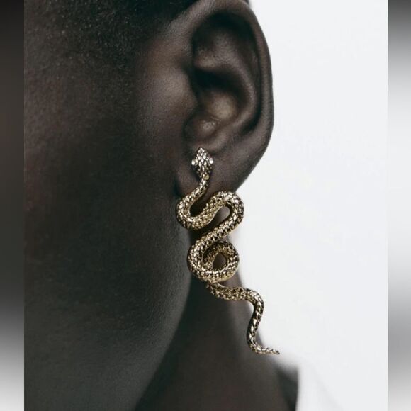Zara Jewelry - Elegant Gold Snake Earrings A1273